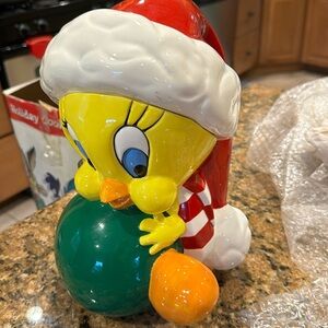 Collectors Tweety Bird Holiday Cookie Jar New in Box
